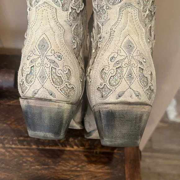 Cream Leather Western Boots - Picture 5 of 6